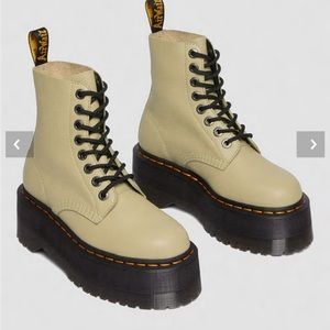 1460 PASCAL MAX LEATHER PLATFORM BOOTS IN PALE OLIVE